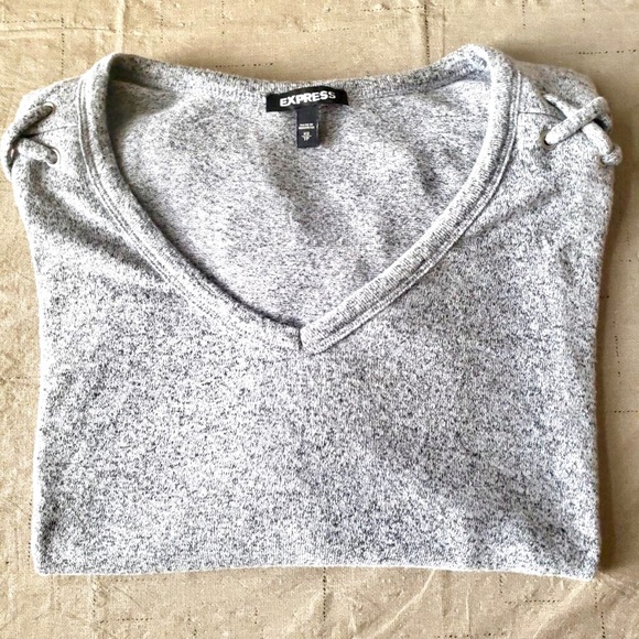 ✨ Express Sweater - Picture 2 of 8